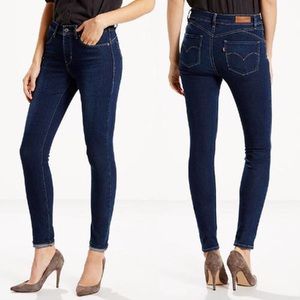 Levi’s Mid Rise Skinny EUC